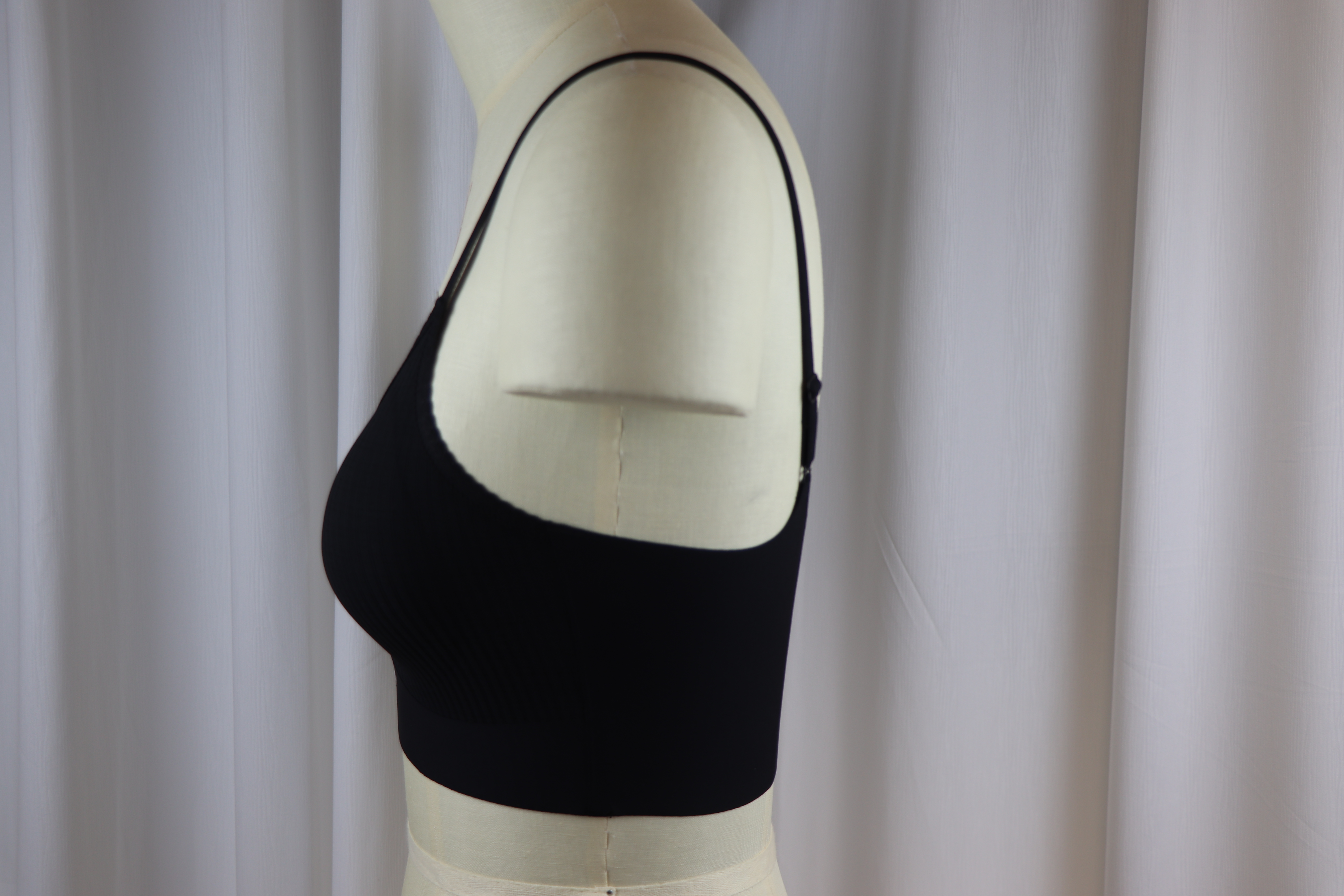 Snug Bonding Bra — Invisible & Flattering