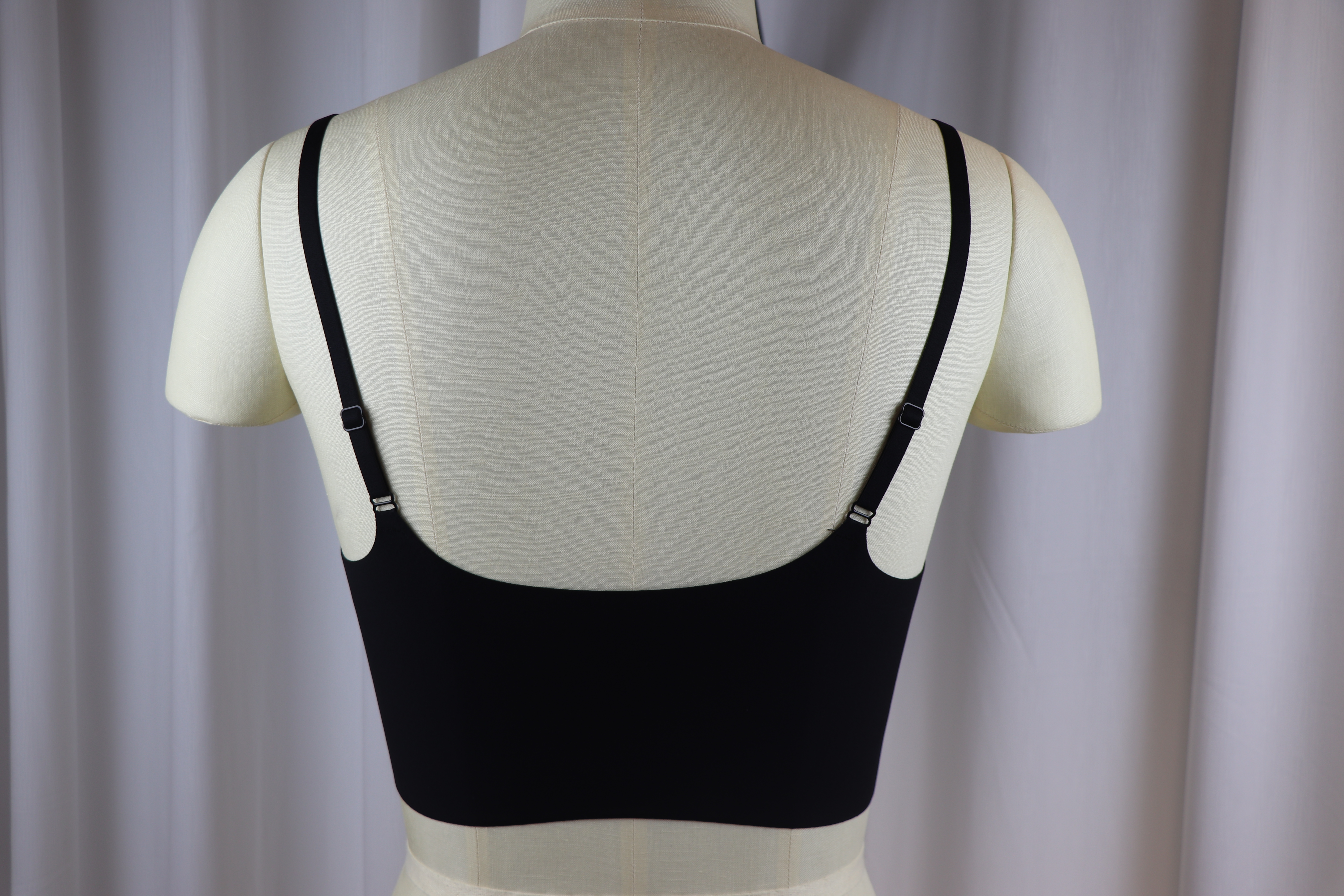 Snug Bonding Bra — Invisible & Flattering