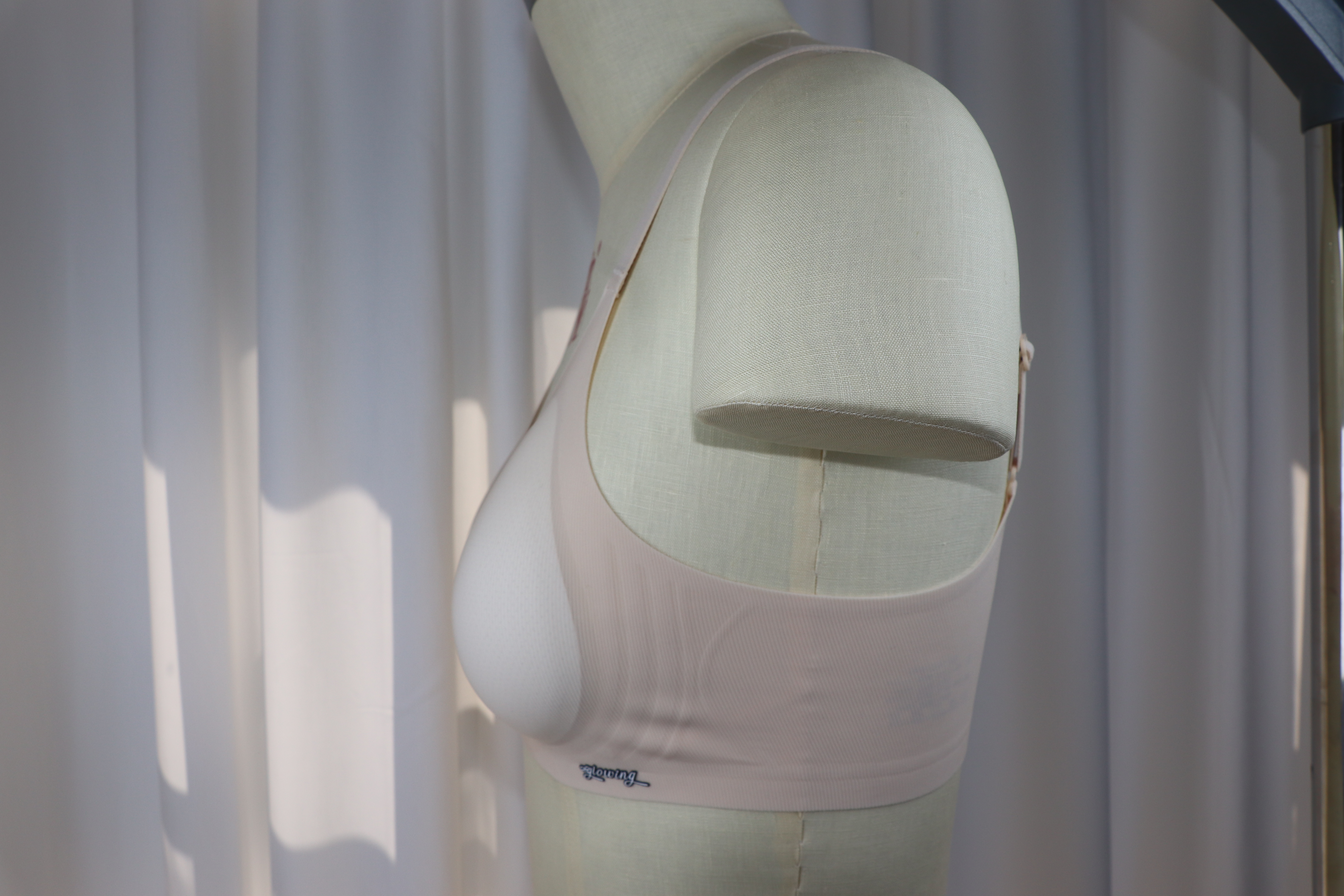 Seamless Bonding Bra with Adjustable Straps for Perfect Fit