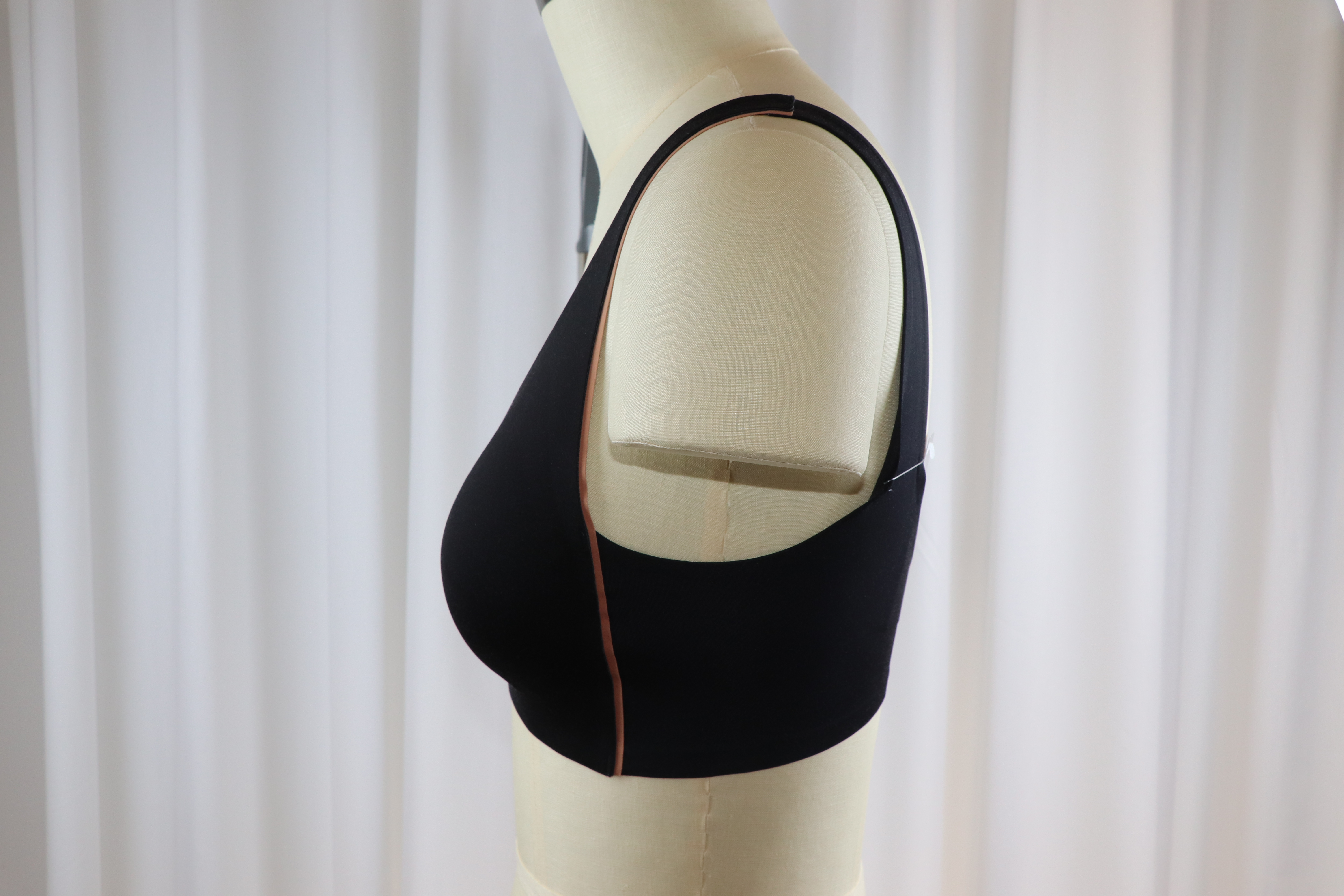 Soft Touch Lace Bonding Bra with Adjustable Straps for All-Day Wear