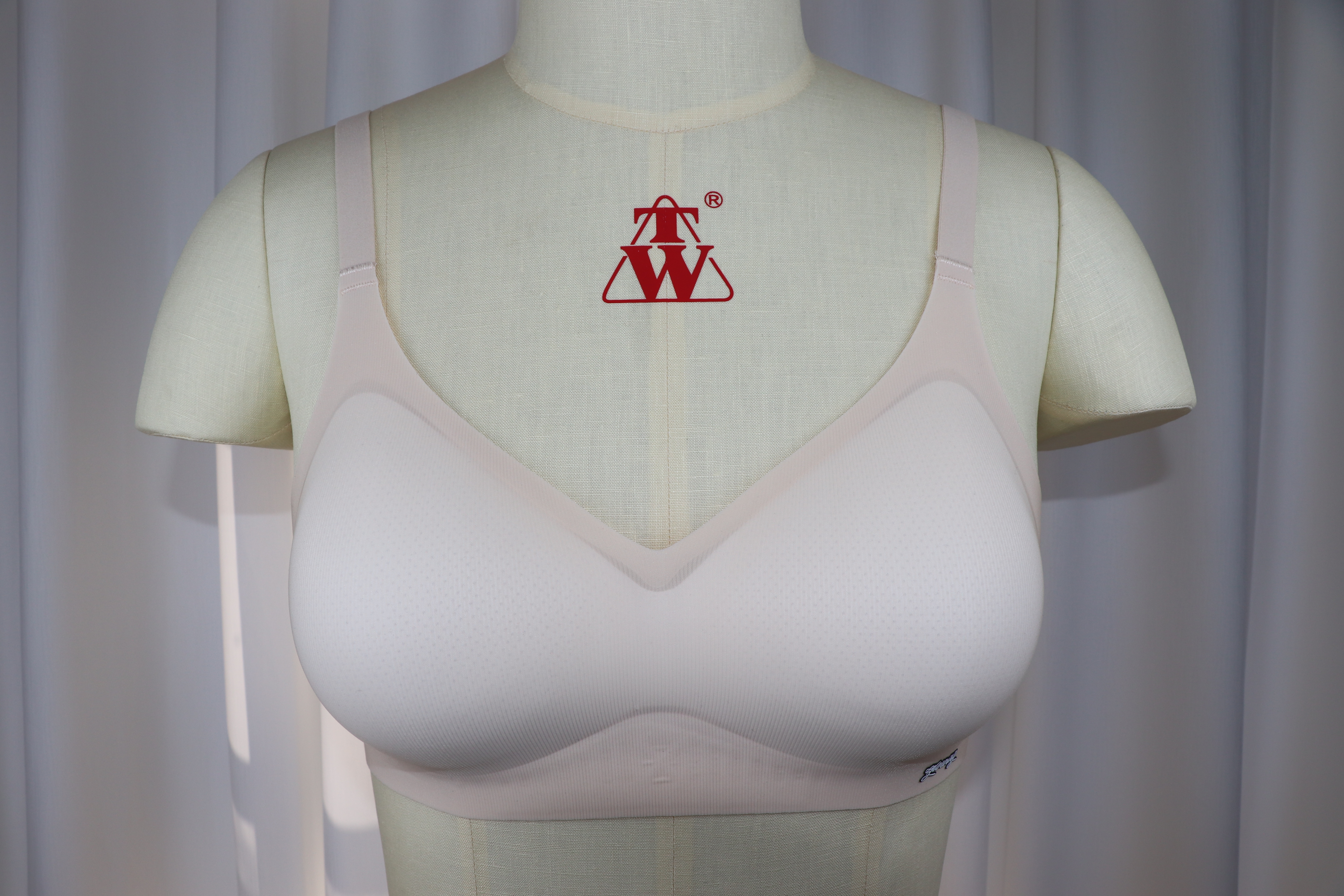 Seamless Bonding Bra with Adjustable Straps for Perfect Fit